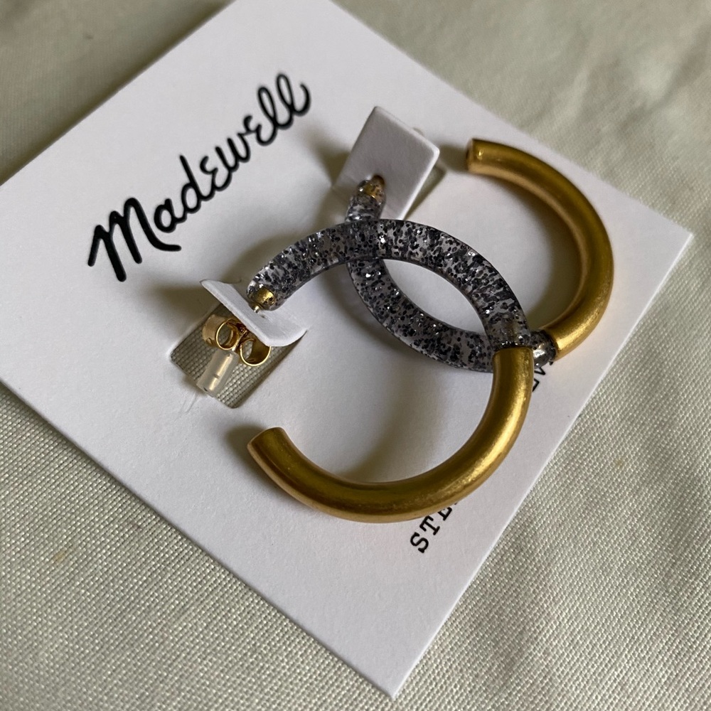 Madewell glitter resin gold hoop earring - Picture 5 of 6